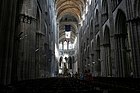 Les piles entourées de colonnettes de la cathédrale de Rouen.