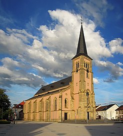 Pachten, neugotische Kirche „St. Maximin und die 14 Nothelfer“