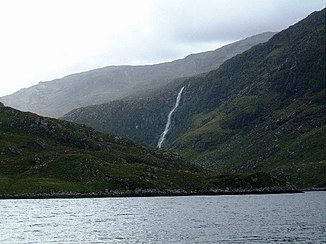 Eas a’ Chual Aluinn, von Loch Glencoul aus gesehen