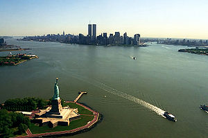 English: View of Manhattan from a helicopter, ...