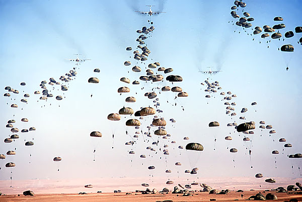 600px-Mass_drop_paratroopers_Bright_Star_1981.jpg