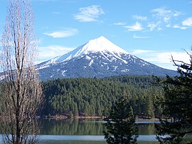 Mont McLoughlin depuis le Willow Lake.