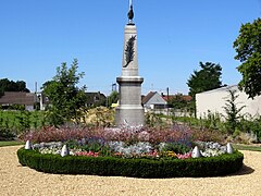 Monument aux morts, avenue de la Gare.