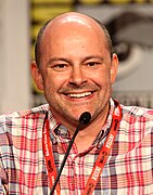 Rob Corddry interprète le Dr Blake Downs