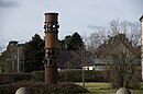 Stele „Turm mit Friedenstaube“