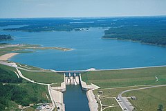 USACE Shelbyville Dam kaj Lake.jpg