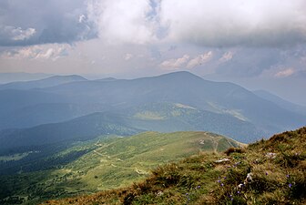 Літні стежини з Говерли до Петроса