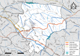 Carte en couleur présentant le réseau hydrographique de la commune