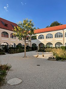 Arkadenhof Schloss Geltolfing