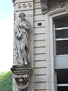 One of the statues of the Residence of Lys building.