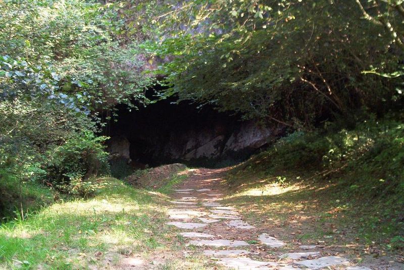 Archivo:Cueva del Valle.JPG