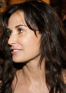 http://upload.wikimedia.org/wikipedia/commons/thumb/2/28/Demi_Moore_cropped.jpg/220px-Demi_Moore_cropped.jpg