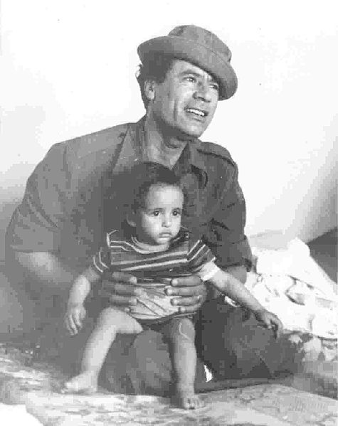 http://upload.wikimedia.org/wikipedia/commons/thumb/2/28/Gaddafi_1976.jpg/475px-Gaddafi_1976.jpg