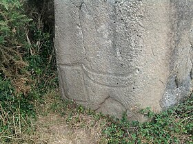 Gravures sur le menhir de Kermaillard.