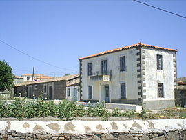 Smyrnaean type farmhouse with integrated mantra in Romanou