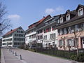 Häuserzeile vor der Dorfkirche in Pfyn