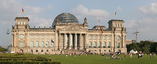 Здание рейхстага в Берлине.