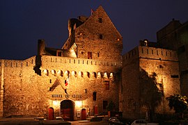Vista de la entrada al castillo