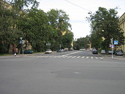 Вид с площади Балтийских Юнг в сторону Уральской улицы