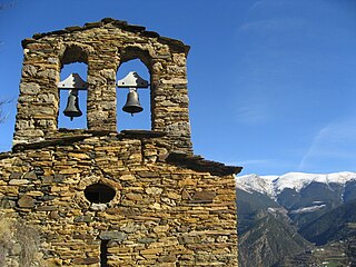 Campanar d'espadanya romànic de Sant Miquel de Fontaneda Autor: Simonjoan