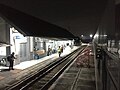 Peron Stasiun Porong pada malam hari