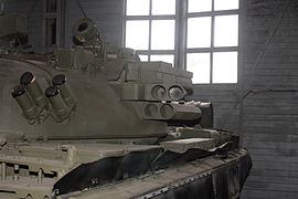 配备“鸫”主动防护系统的T-55AD中型坦克
