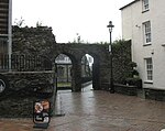 Walls of upper churchyard, Market Square