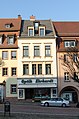 Wohnhaus in geschlossener Bebauung und Hinterhaus