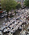 Ohne Himmel, mit weniger leuchtenden Personen, ohne Mauer und mit korrekten Farben, pro2