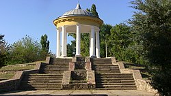 Cara paviljons (altanka) Ostrovska parkā Voznesenskā