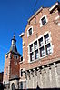 Toren van het gebouw op de hoek van de wegen rue Cousot en rue Saint-Roch