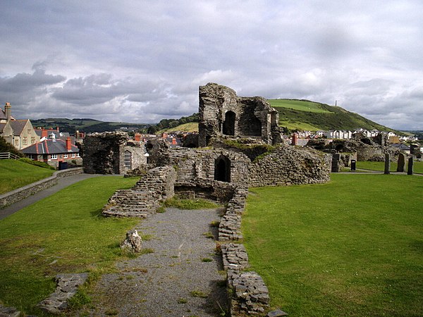 Second-place Cwmhiraeth (submissions) worked largely on articles related to Wales and animals this round, such as the Welsh county Ceredigion (formerly Cardiganshire), one of Cwmhiraeth's five good articles. (Aberystwyth Castle shown)