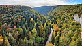 Les gorges du Lison depuis le belvédère de la Roche aux Corneilles.