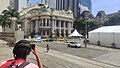 Aluno tirando foto do Teatro Municipal do Rio de Janeiro durante o Wiki Encontro Lapa RJ.