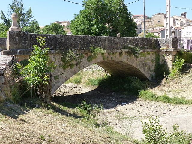  Puente sobre el cauce seco del San Juan en Castroserna de Abajo