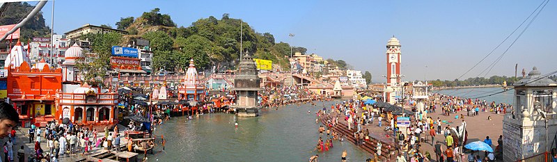 Panoramic view of Har ki Pauri, Haridwar. Har ki pauri panoramic view1.jpg