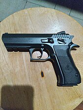 Jericho 941 с планкой Пикатинни и предохранителем на раме