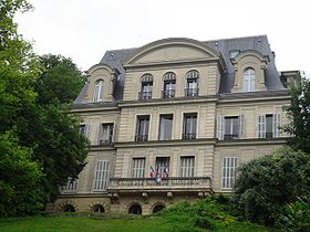 L’hôtel de ville.