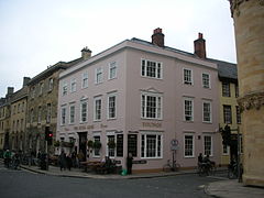 The King's Arms at the west end of Holywell Street.
