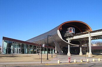 La gare ferroviaire du McCormick Tribune Campus Center de l’Illinois Institute of Technology, à Chicago dans l’Illinois (États-Unis). (définition réelle 2 115 × 1 393*)