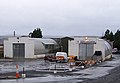 Cobertizos Nissen en uso como talleres en Borve, Skye