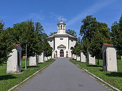 Kostel svatého Jindřicha a křížová cesta