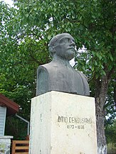 Bustul lui Ovid Densușianu din Densuș (monument istoric)