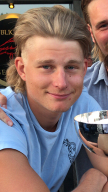 Remi Lindholm skier