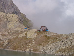 Rifugio Quintino Sella oberhalb des Lago Grande di Viso