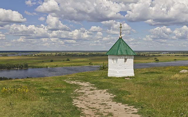 Вид на Оку с высокого берега в селе Константиново Рыбновского района Рязанской области