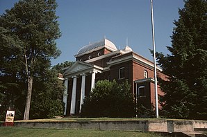 Stokes County Courthouse, gelistet im NRHP mit der Nr. 79001750[1]