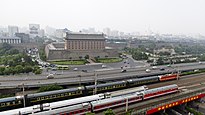 Kereta Longhai di luar Tembok Kota Xi'an