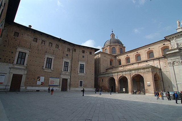 Praça em Urbino