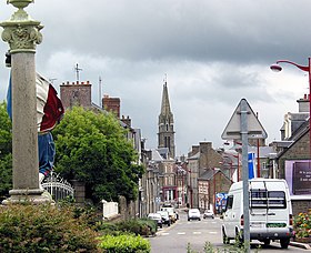 L'Avenue Thiers, en face l'église Notre-Dame